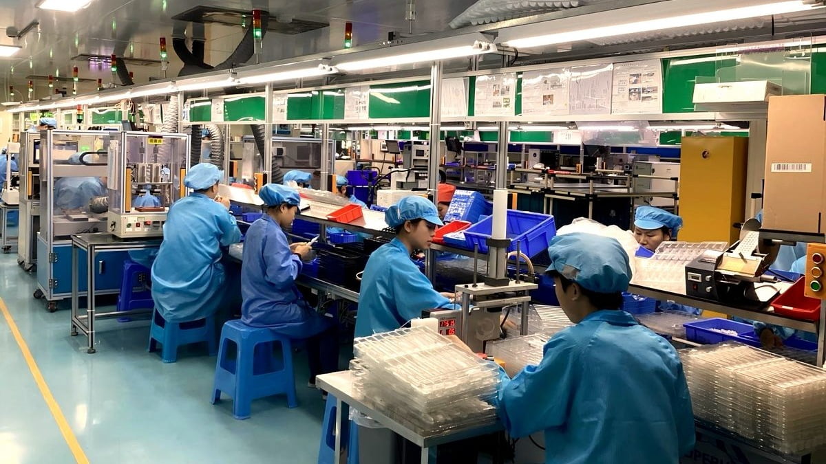 Xijunsong electric toothbrush final assembly line at Guangdong plant