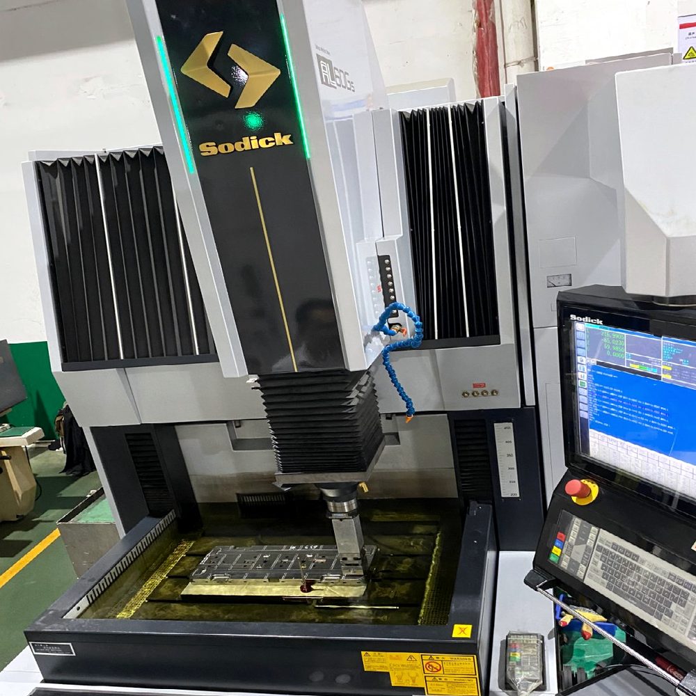 Mirror EDM precision mold for oral care products