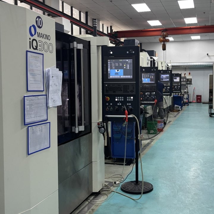 MAKINO iQ300 precision machining center for oral-care mold making