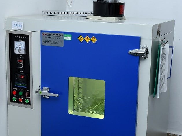 UV aging and yellowing resistance test chamber with digital controller